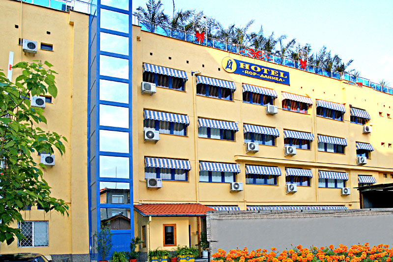 Yor-Daniel Hotel Pazardzhik Exterior foto